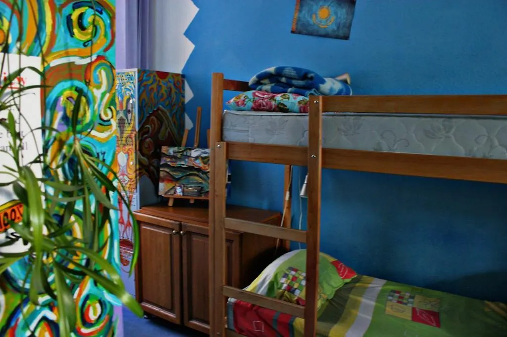 Magic Bus Kiev Hostel 乌克兰