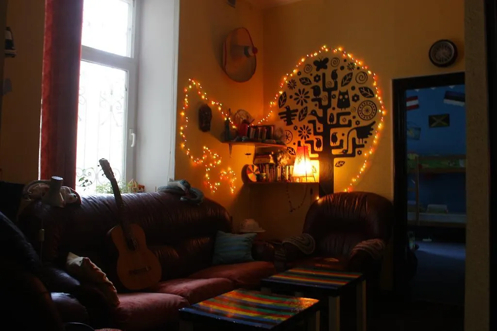 Magic Bus Kiev Hostel